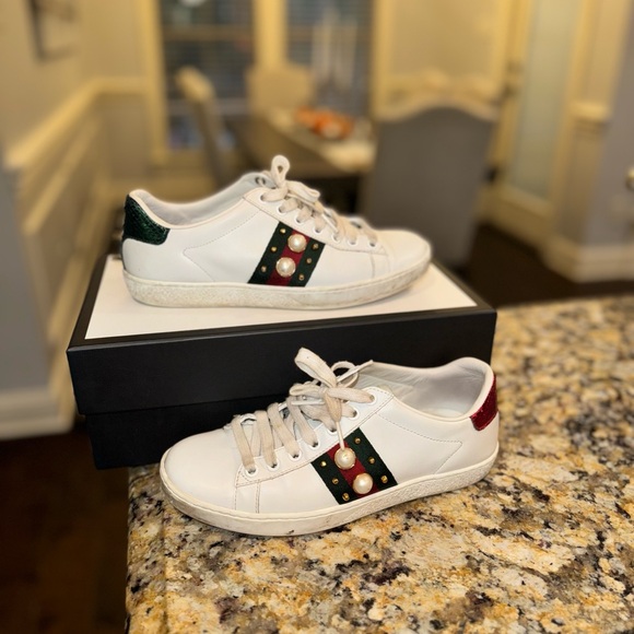 WOMEN'S GUCCI SNEAKER 5.5 - Picture 1 of 4